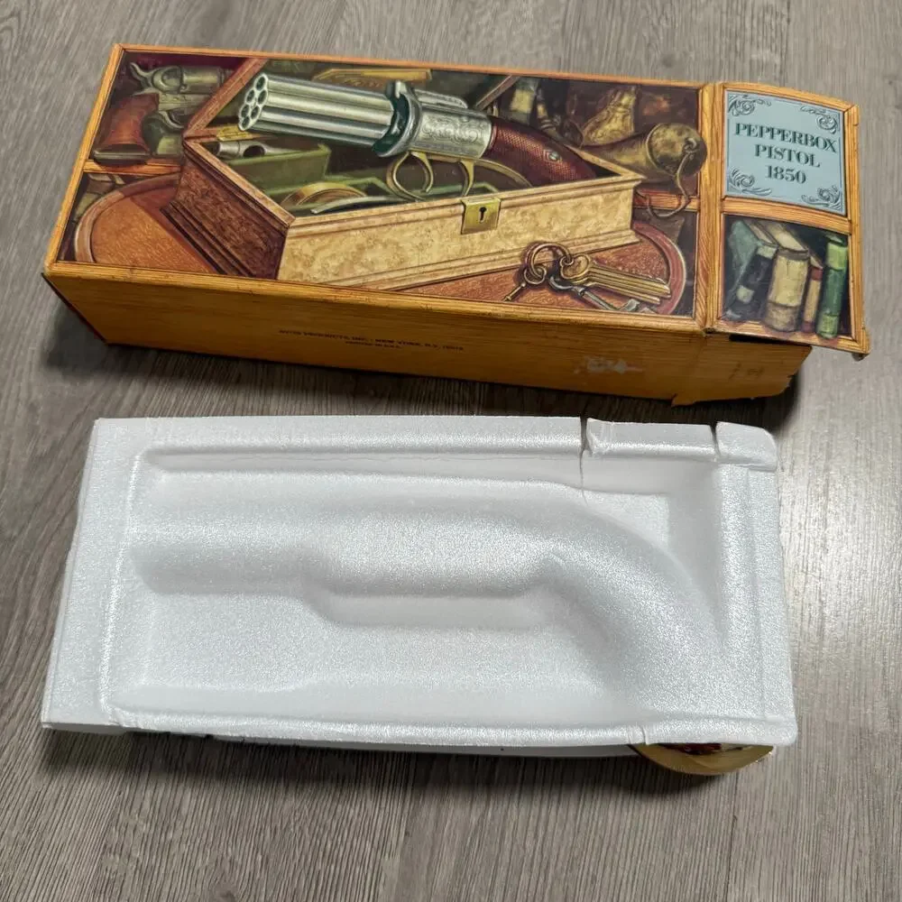 Vintage Avon Pepperbox Pistol 1850 Tai Winds Cologne Decanter in Original Box
